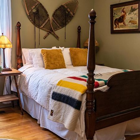 The Craftsman House Bed & Breakfast Bragg Creek ภายนอก รูปภาพ