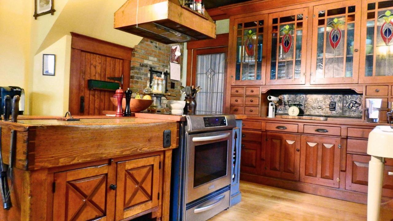 The Craftsman House Bed & Breakfast Bragg Creek ภายนอก รูปภาพ